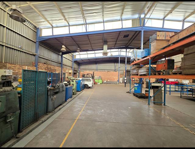 3,168M² WAREHOUSE TO LET IN SELBY
